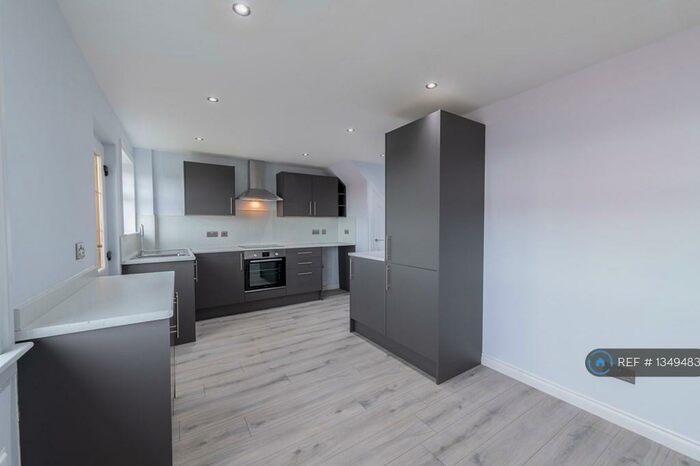 3 Bedroom Semi-Detached House To Rent In Gilmour Avenue, Clydebank, G81