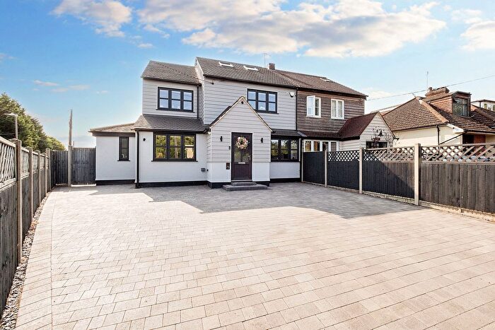 4 Bedroom Semi-detached House For Sale In Crow Green Road, Brentwood, CM15