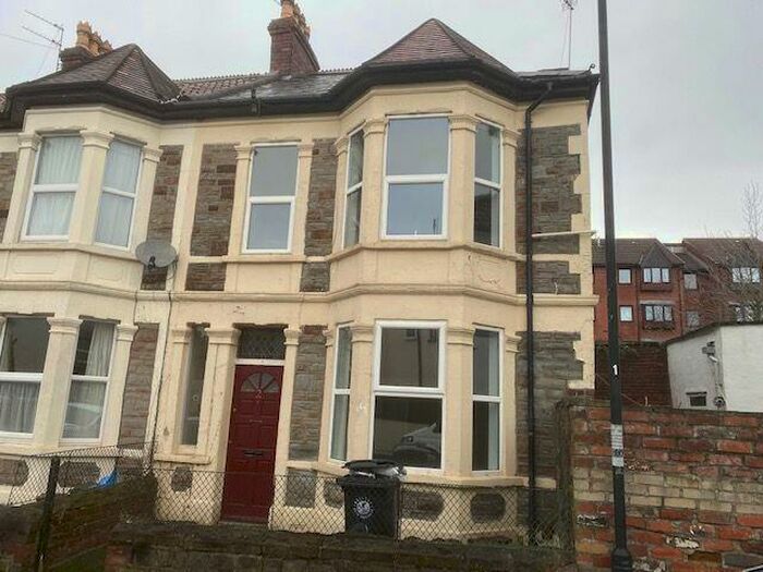 3 Bedroom End Of Terrace House To Rent In Roseberry Road, Bristol, BS5