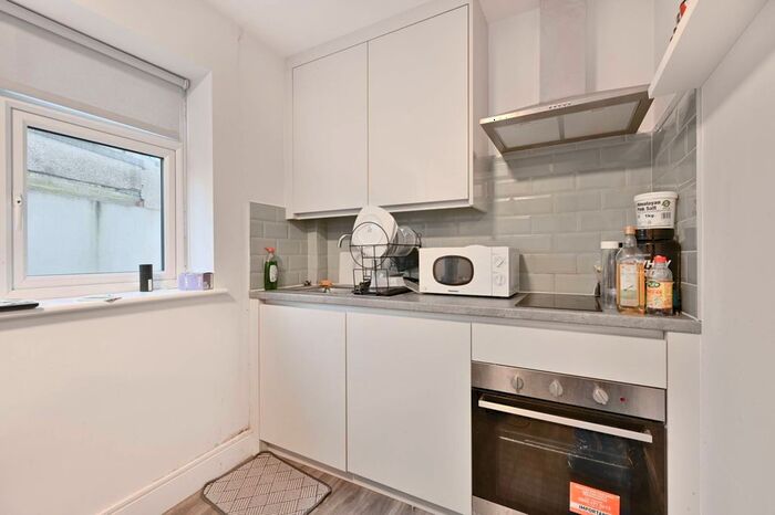 Studio To Rent In Greenford, Greenford, UB6