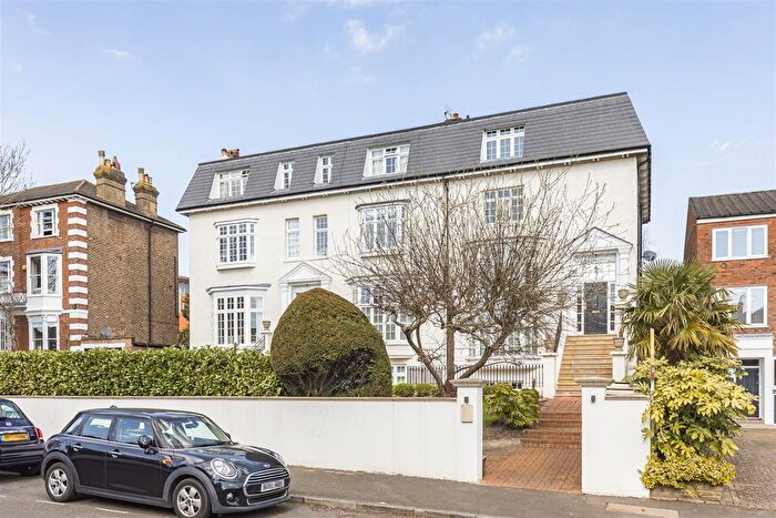 2 Bedroom Flat To Rent In Grosvenor Hill, Wimbledon, London, SW19