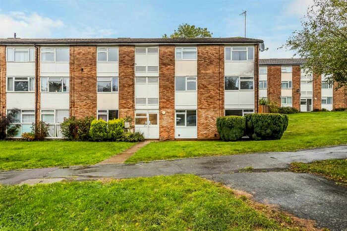2 Bedroom Flat To Rent In Barnetts Shaw, Oxted, RH8