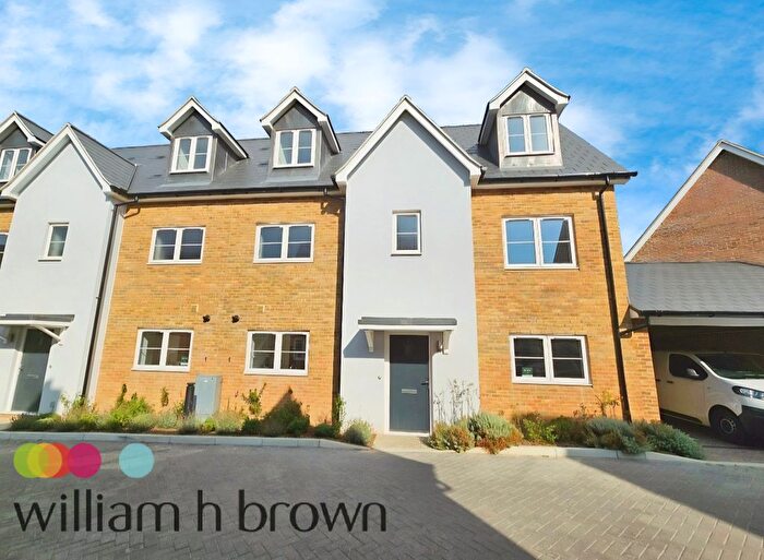 5 Bedroom Property To Rent In Hawthorn Close, Bicknacre, Chelmsford, CM3