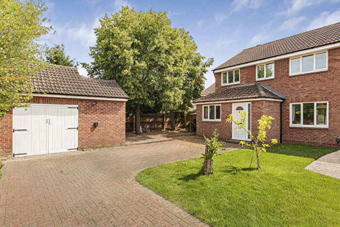 4 Bedroom Semi-Detached House For Sale In Otwell Close, Abingdon, OX14