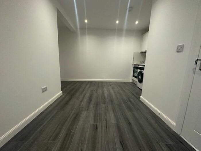 1 Bedroom Flat To Rent In Buxton Road, Luton, LU1