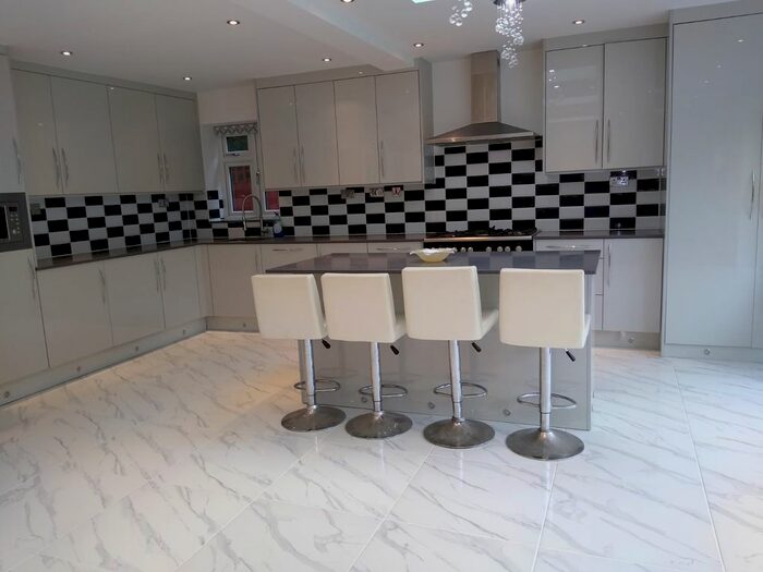 4 Bedroom Terraced House To Rent In Barnes End, New Malden, KT3