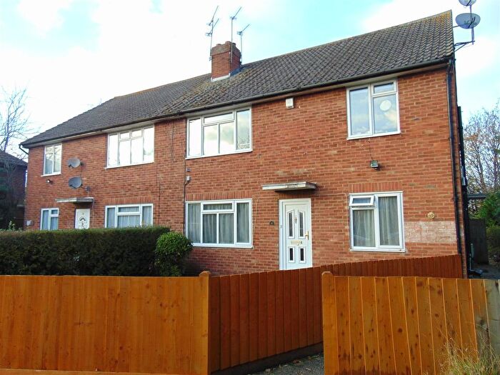 2 Bedroom Maisonette To Rent In Deena Close, Cippenham, Slough, SL1