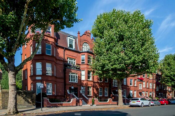 3 Bedroom Flat To Rent In Morshead Mansions, Maida Vale, London, W9