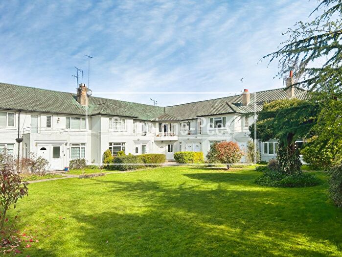 4 Bedroom Maisonette To Rent In Florida Court, Reading, RG1