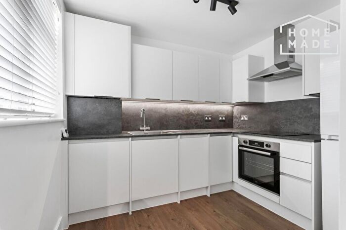 3 Bedroom Flat To Rent In Digby Works, E9