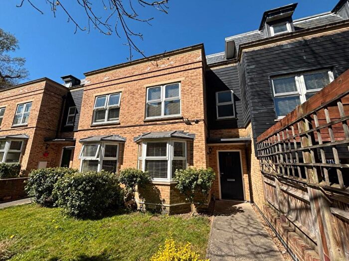 3 Bedroom Terraced House To Rent In Lullington Road, Anerley, London, SE20