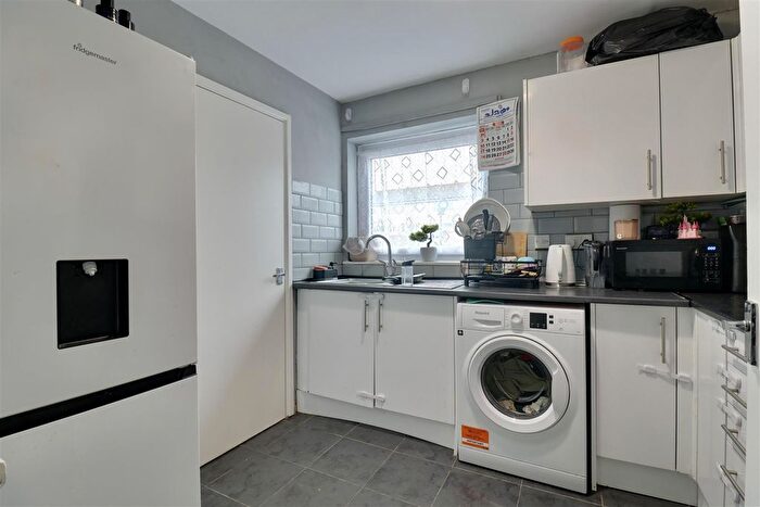2 Bedroom Flat For Sale In Tudor Court, Regal Close, PO6
