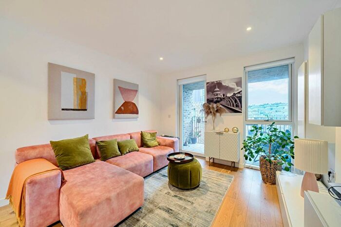 1 Bedroom Flat For Sale In Hand Axe Yard, King's Cross, London, WC1X