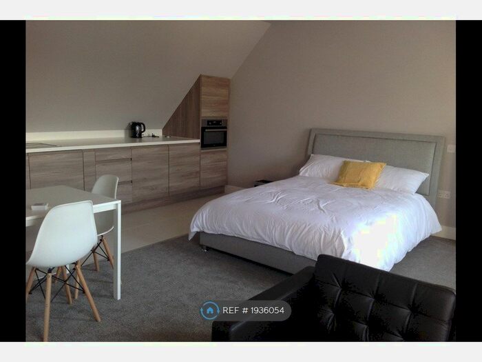 Studio To Rent In Limbaud Close, Milton Keynes, MK7