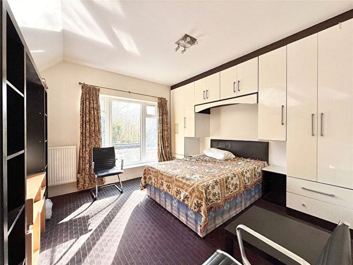 1 Bedroom Flat To Rent In High Street, Uxbridge Road, UB1