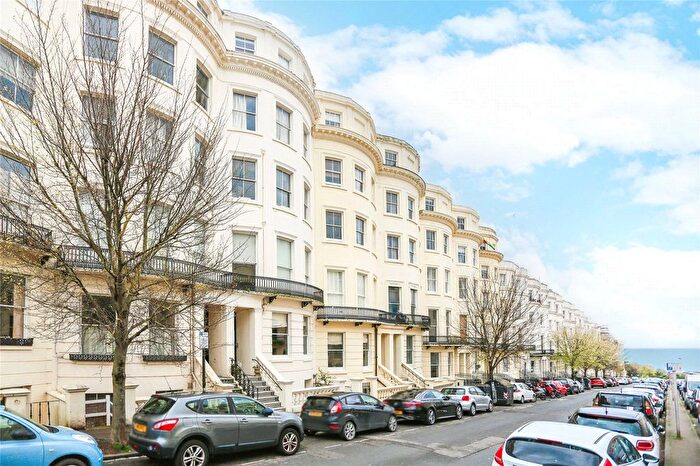 2 Bedroom Flat To Rent In Brunswick Place, Hove, East Sussex, BN3