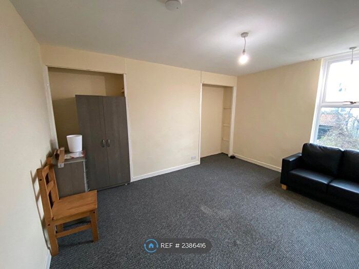 Studio To Rent In Osborne Road, Tuebrook, Liverpool, L13