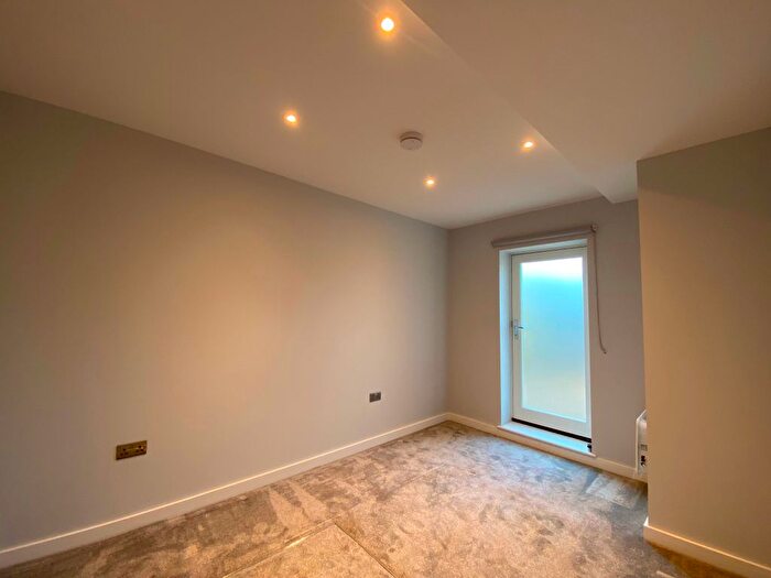 4 Bedroom Flat To Rent In Fortis Green, London, N2