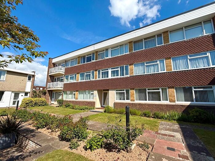 1 Bedroom Flat For Sale In Bramber Square, Rustington, BN16