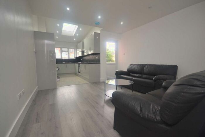 5 Bedroom Terraced House To Rent In Norris Road, University Area, RG6