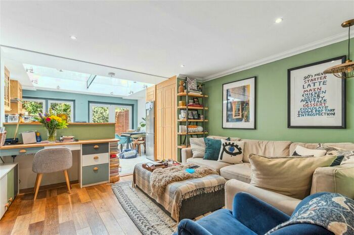 3 Bedroom Maisonette To Rent In Lucerne Road, Highbury, N5