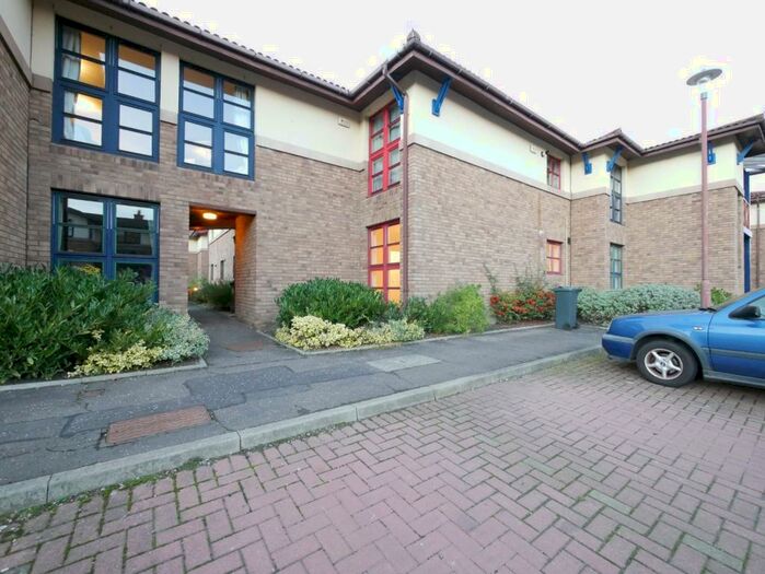 2 Bedroom Flat To Rent In West Werberside, Fettes, Edinburgh, EH4