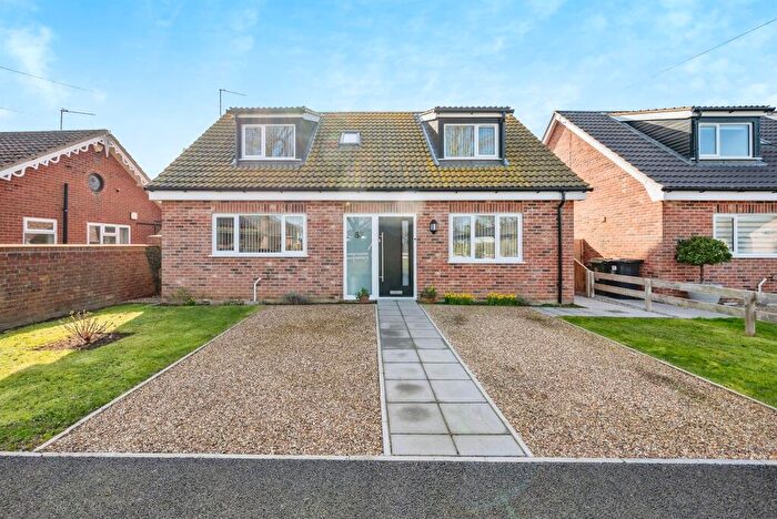 4 Bedroom Bungalow For Sale In Common Road, Hemsby, Great Yarmouth, NR29
