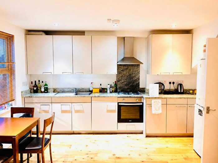 2 Bedroom Flat To Rent In Lea Bridge Road, Leyton, E10