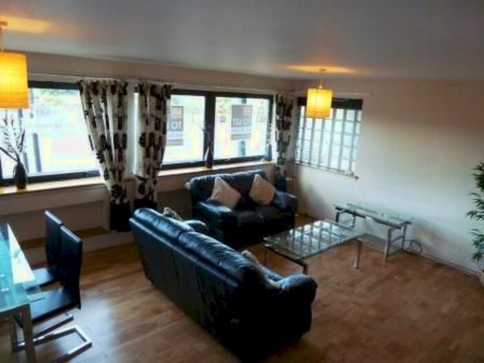 2 Bedroom Flat To Rent In Clyde Street, City Centre, Glasgow, G1