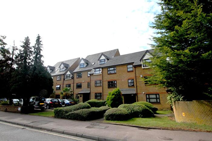 2 Bedroom Apartment To Rent In Albemarle Park, Albemarle Road, Beckenham, BR3