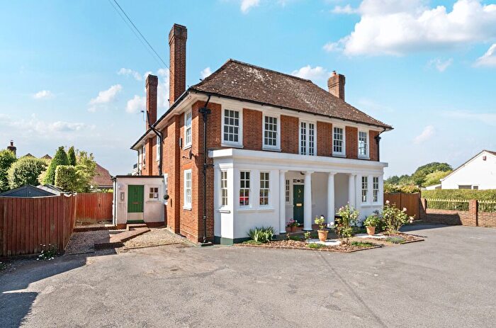 3 Bedroom Flat For Sale In Bere Farm Lane, North Boarhunt, Fareham, Hampshire, PO17