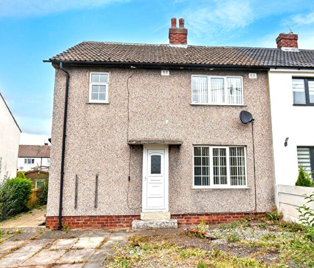 3 Bedroom Semi-Detached House For Sale In Station Road, Kippax, Leeds, LS25