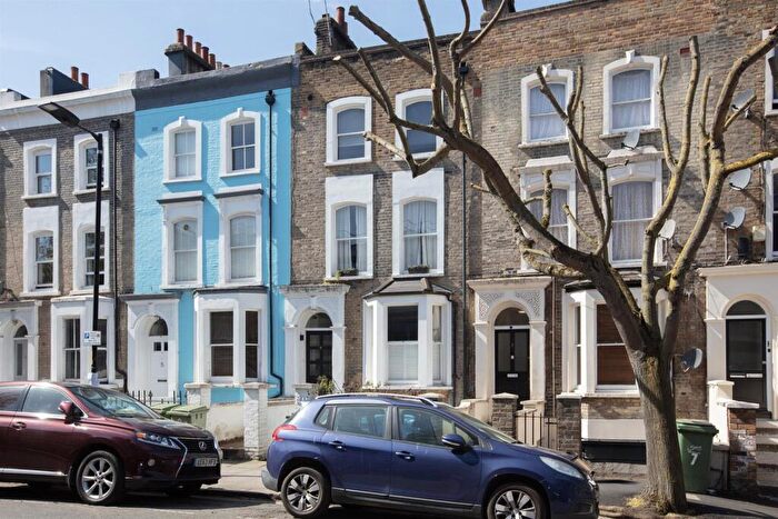 3 Bedroom Flat For Sale In Vicarage Grove, Camberwell, SE5