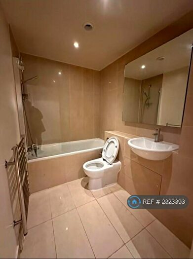 2 Bedroom Flat To Rent In Bacon Street, London, E2
