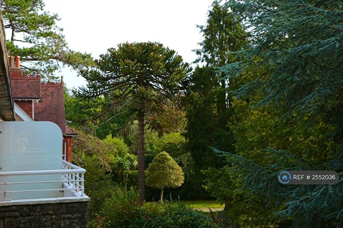 2 Bedroom Flat To Rent In West Cliff Court, Bournemouth, BH4