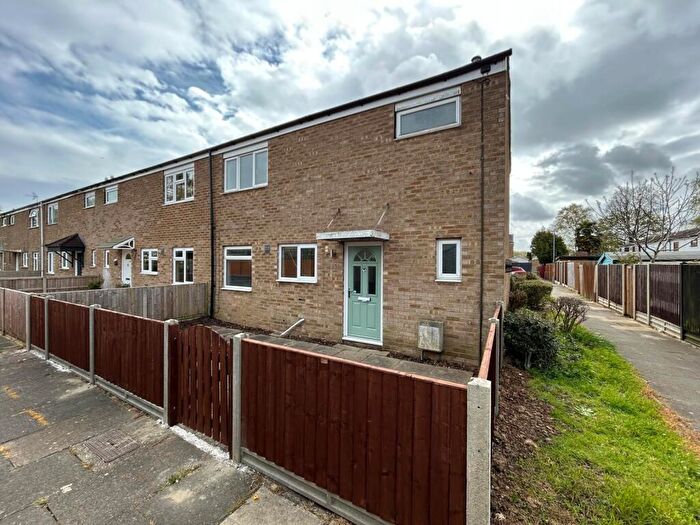 3 Bedroom House To Rent In York Road, SG1