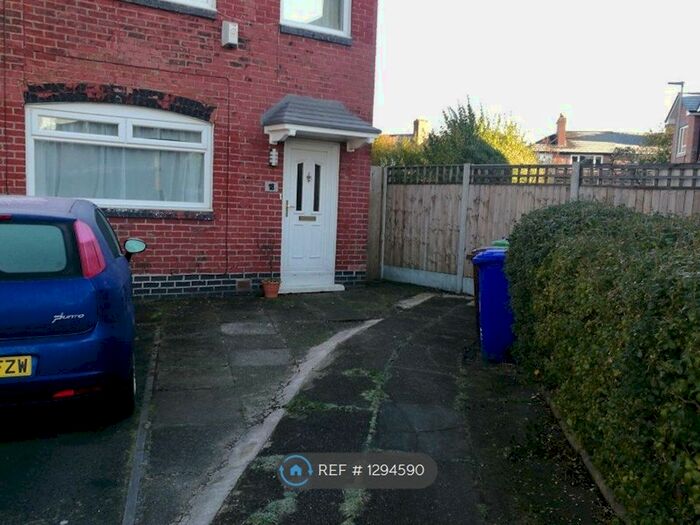 3 Bedroom Semi-Detached House To Rent In Oldcastle Avenue, Manchester M20