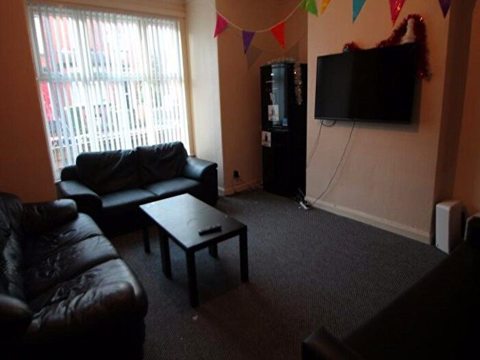 7 Bedroom House To Rent In Chestnut Avenue, Leeds, LS6