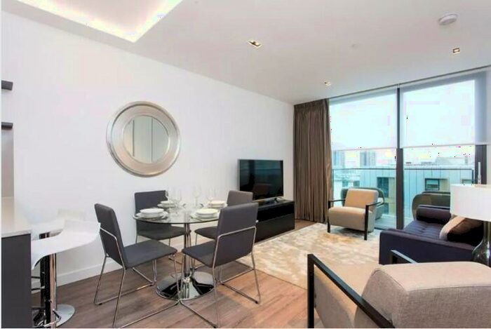 3 Bedroom Flat To Rent In Satin House, Piazza Walk, London, E1