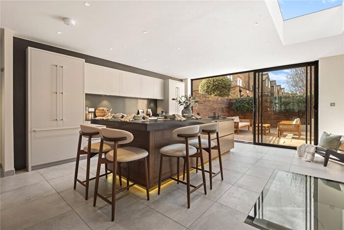 7 Bedroom Detached House For Sale In Clapham Common West Side, SW4