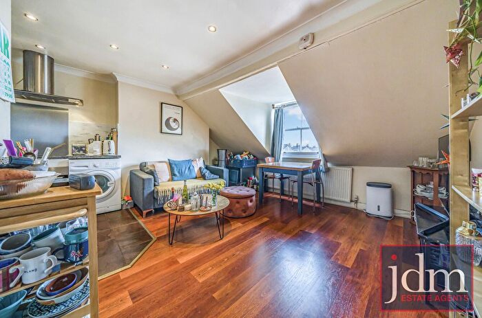 2 Bedroom Flat To Rent In Pepys Road, New Cross, London, SE14