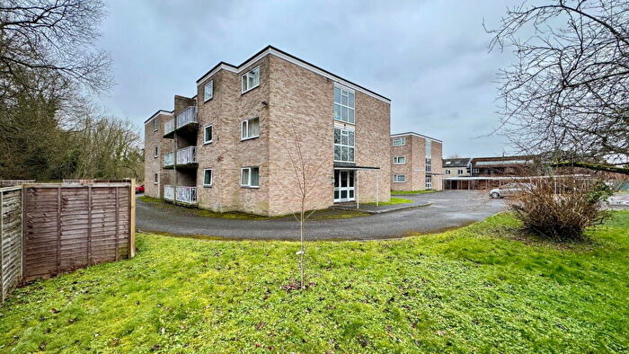 Studio For Sale In Sheridan Court, London Road, Newbury, RG14