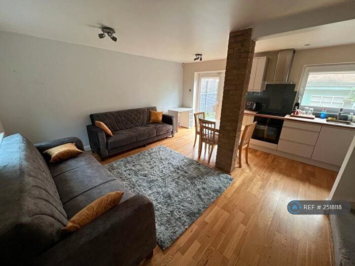 2 Bedroom Semi-Detached House To Rent In St. Michaels Close, London, E16