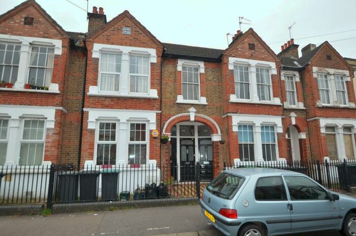 2 Bedroom Flat To Rent In Grove Road, London, N15