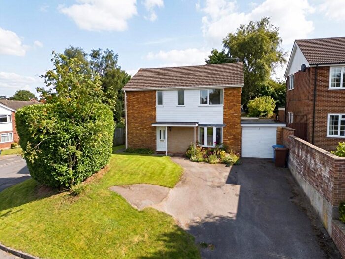 3 Bedroom Detached House To Rent In Mickle Hill, Sandhurst, Berkshire, GU47