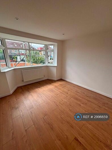 4 Bedroom Terraced House To Rent In High Road, Romford, RM6