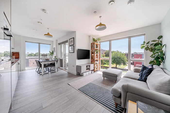 2 Bedroom Flat For Sale In Pomeroy Street, London, SE14