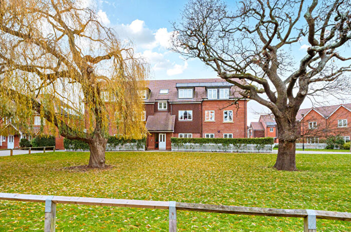 2 Bedroom Apartment For Sale In Oaktree Gardens, New Eltham, London, SE9