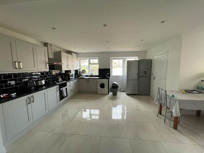 4 Bedroom Terraced House To Rent In Dagenham, RM8