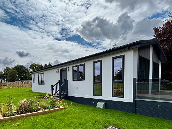 2 Bedroom Park Home For Sale In Overstone Lakes Residential Park, Ecton Lane, NN6